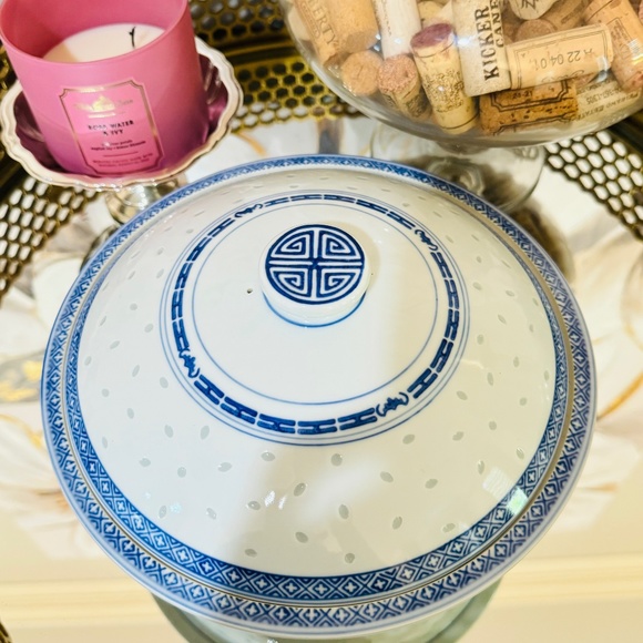 VTG Large Rice Eyes Blue White Chinese Tureen Casserole Bowl Dish With Lid EUC - Picture 2 of 6